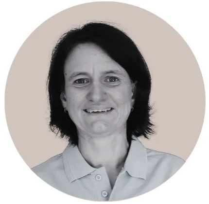 Simone V., Chartered Physiotherapist at The Caring Physio